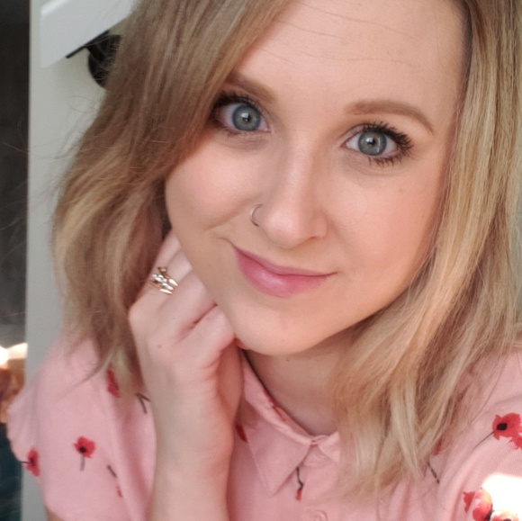 Meet your Posher, Amanda - Picture 1 of 1